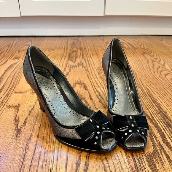 Franco Sarto Black and Silver Open-Toe Pumps size 7.5. 3.25 Inch Heels - Picture 3 of 6